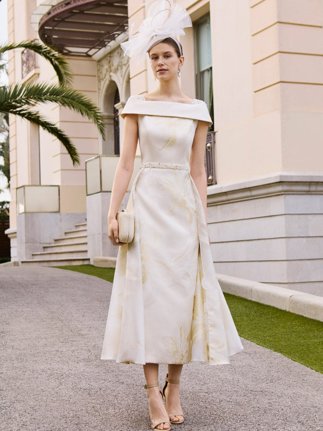 Couture Club Dress 1G2D1 In Cream