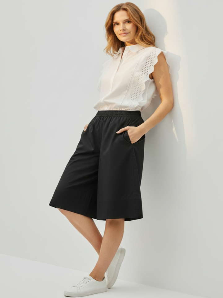 Freequent Bermuda Shorts In Black 208186-Nicola Ross