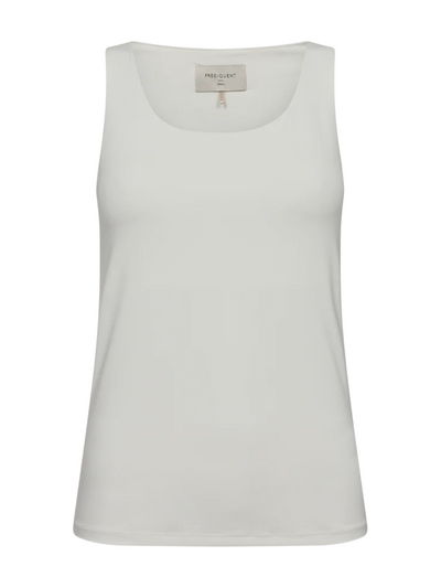 Freequent Cami Top In White-Nicola Ross