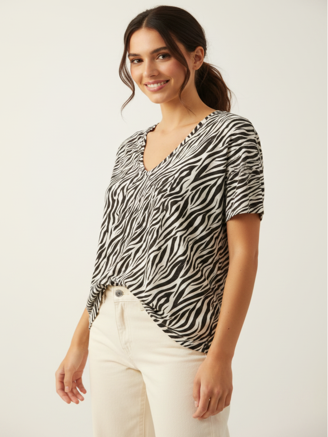 Freequent T-Shirt In Black Animal Print 208362-Nicola Ross