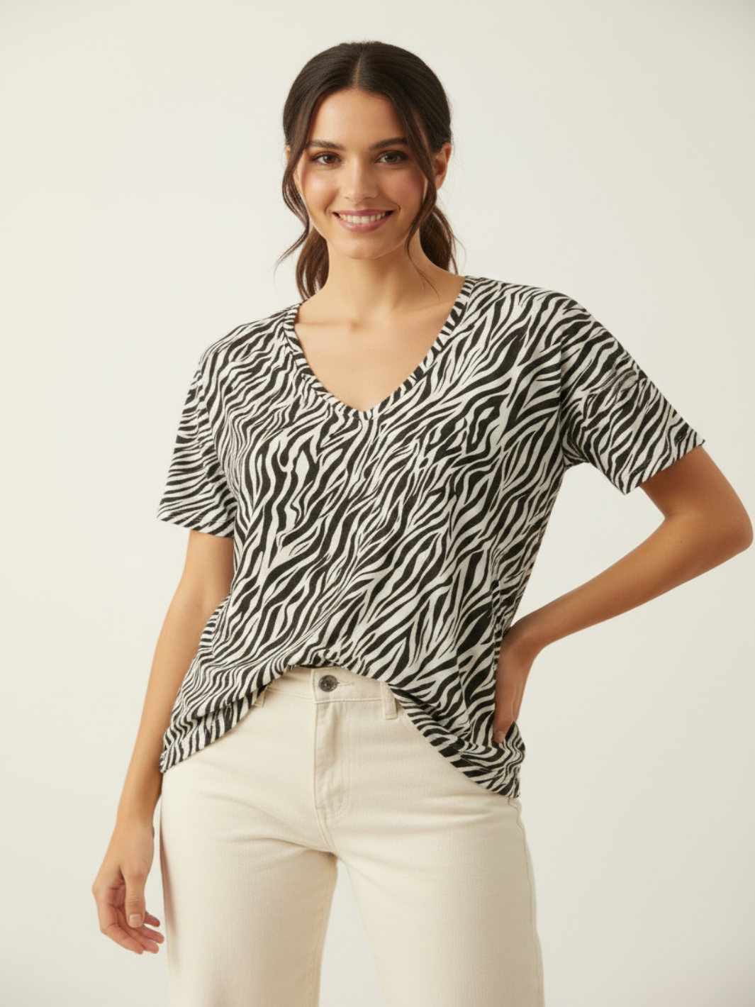 Freequent T-Shirt In Black Animal Print 208362-Nicola Ross