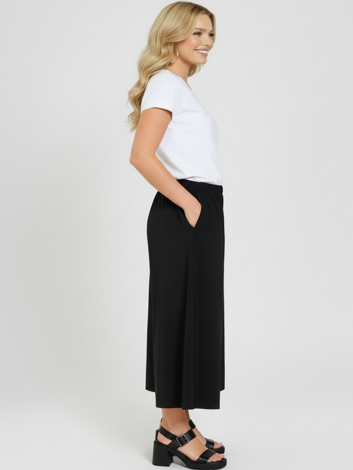 Freequent Wide Leg Bermuda Trousers In Black 206770-Nicola Ross