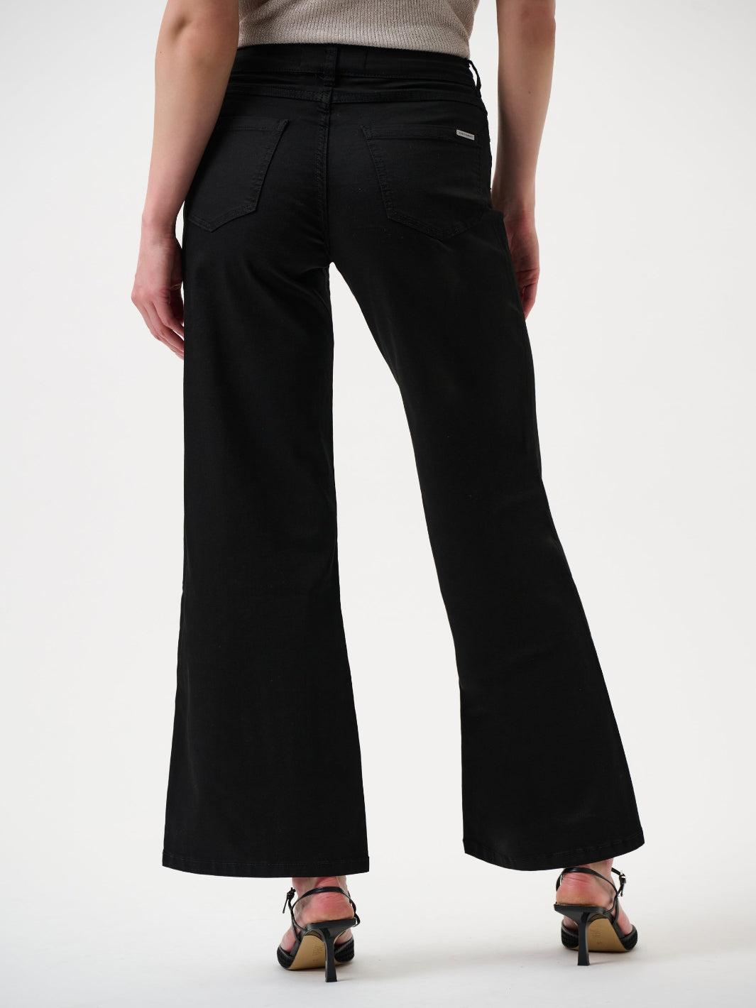 Joseph Ribkoff Classic Wide-Leg Stretch Jeans In Black 251968BCO-Nicola Ross