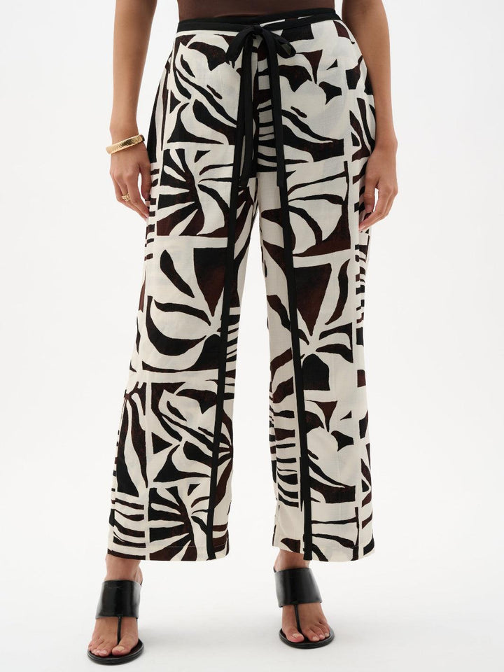 Joseph Ribkoff Floral High-waisted Trousers In Beige/Multi 262056-Nicola Ross