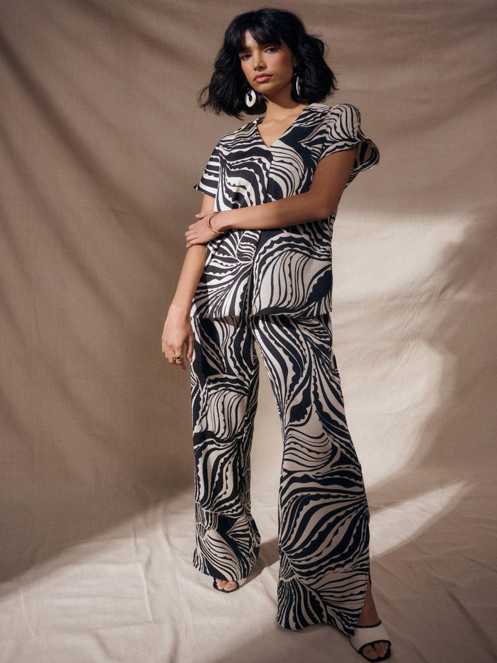 Joseph Ribkoff Wide-leg Abstract Trousers In Moonstone//Black 262257-Nicola Ross