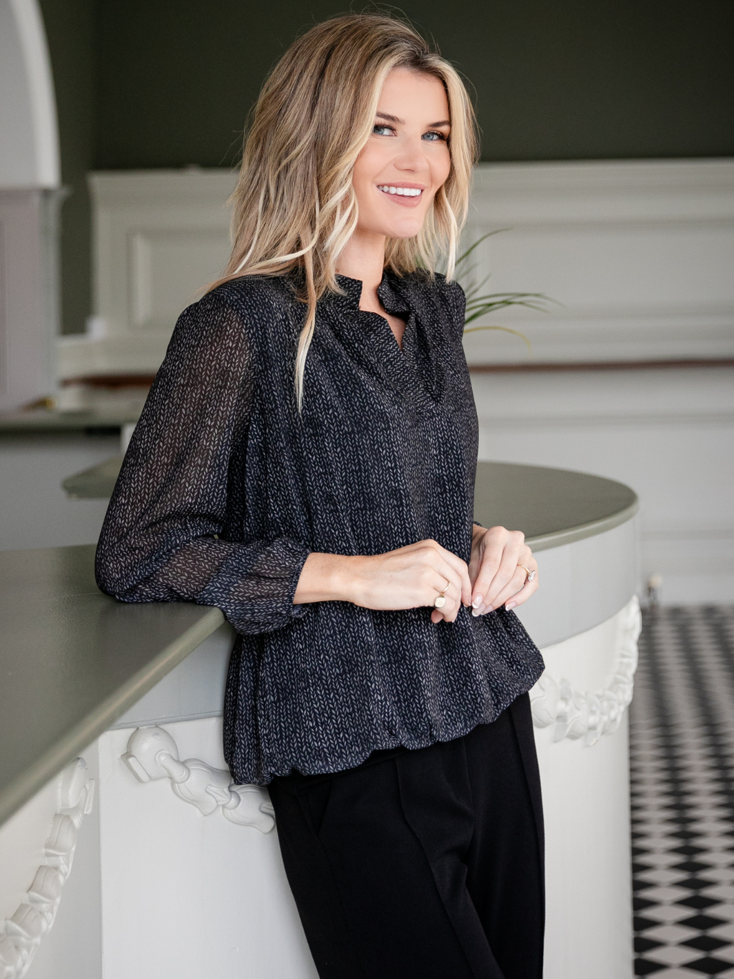 Kate & Pippa Bella Band Top In Black-Nicola Ross