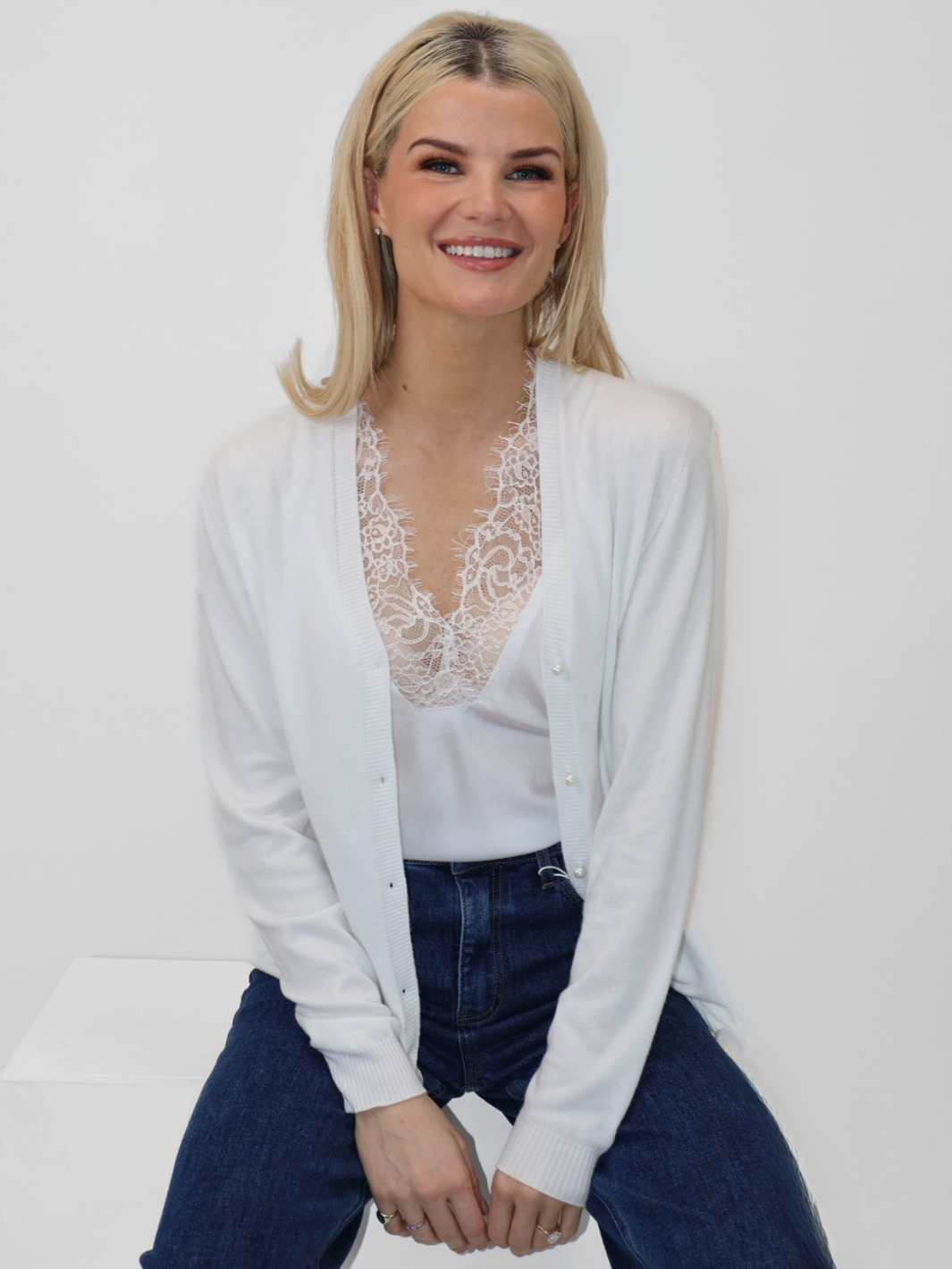 Kate & Pippa Carly Cardigan In White-Nicola Ross