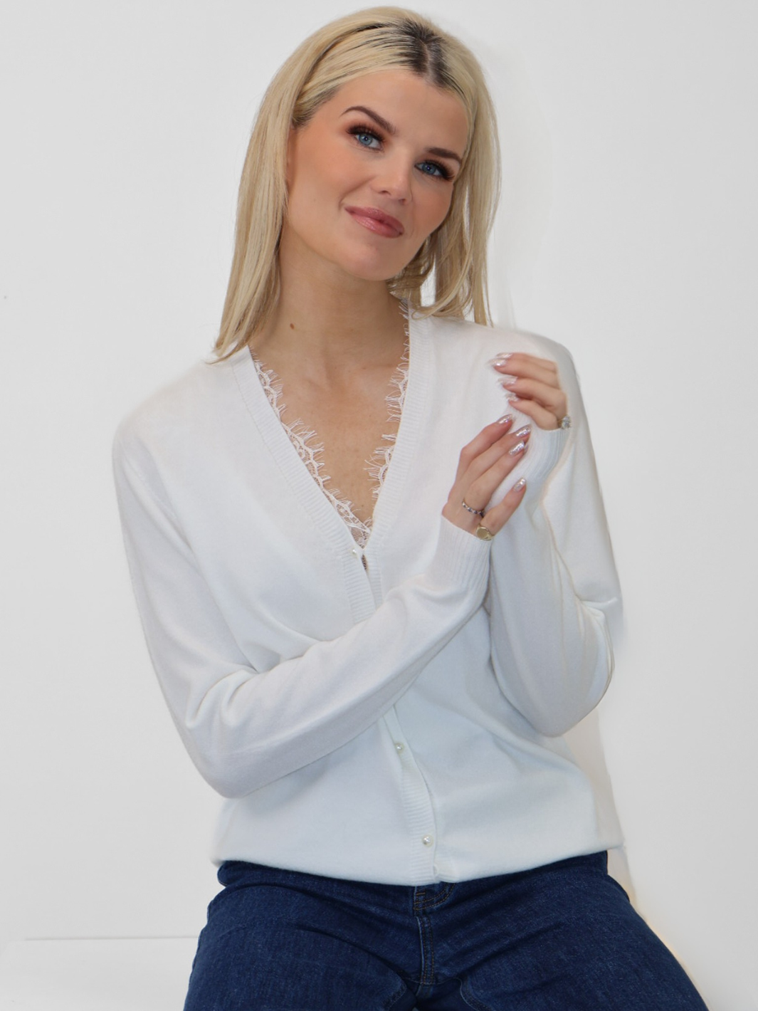 Kate & Pippa Carly Cardigan In White-Nicola Ross