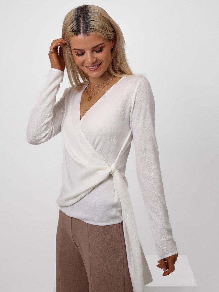 Kate & Pippa Drew Top In White-Nicola Ross
