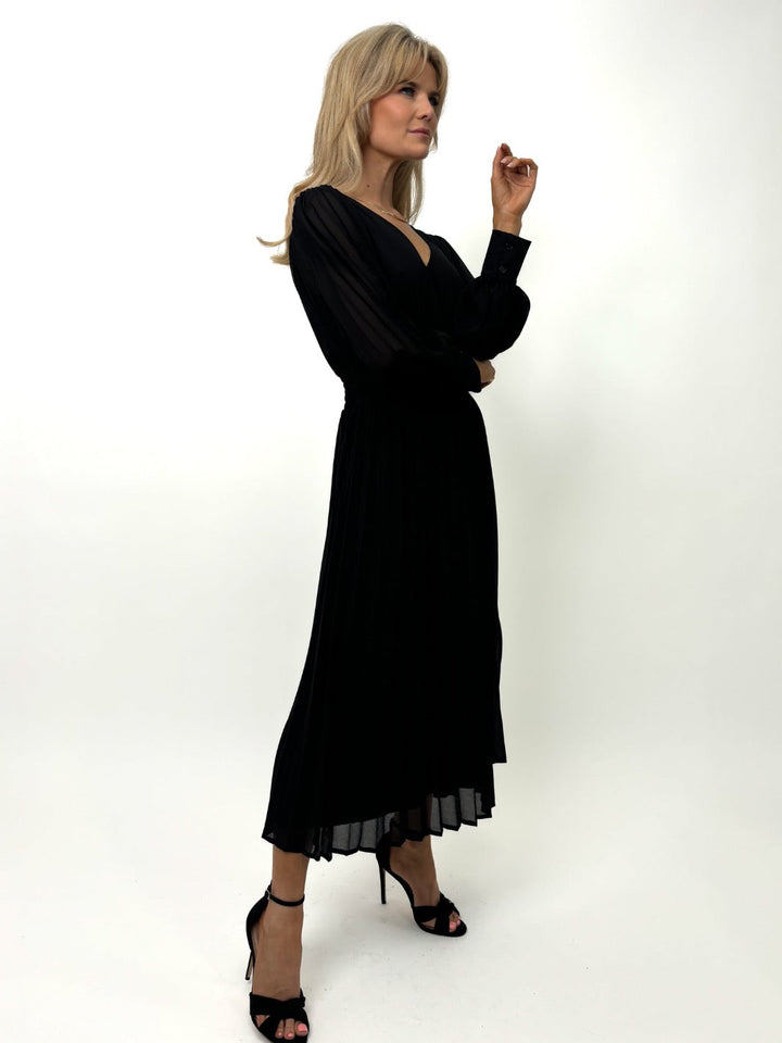Kate & Pippa Hannah Midi Dress In Black-Nicola Ross