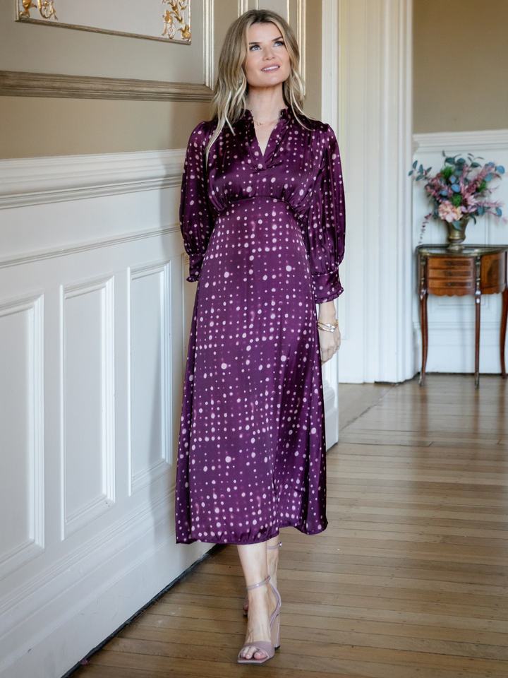 ross burgundy dresses Kate & Pippa Kimber Midi Dress In – Nicola INV-93258 Ravissa is a standout Choose Your Fabric Type:Athletic Performance Knit 58” 300 GSM 87/13 Poly Spandex Christine Brown's Wedding Photos V neck