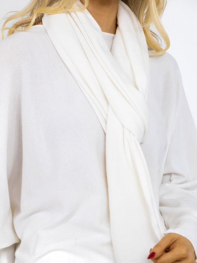 Kate & Pippa Matera Knit Scarf In White-Nicola Ross