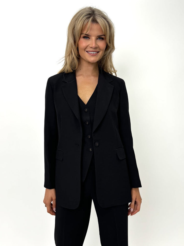 Kate & Pippa Sassari Blazer In Black-Nicola Ross