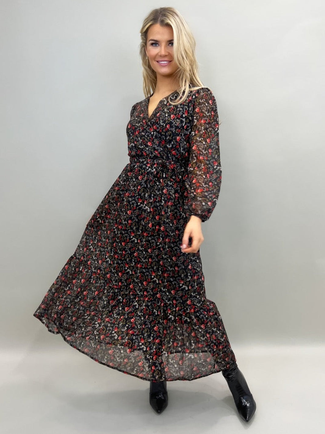 Kate & Pippa Venezia Modena Dress AW22 - Black Flower-Nicola Ross
