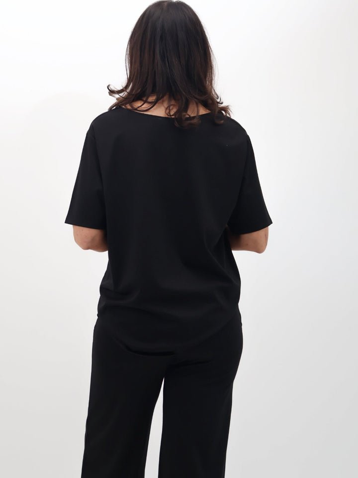 Lil Jen Daisy T-Shirt In Black-Nicola Ross