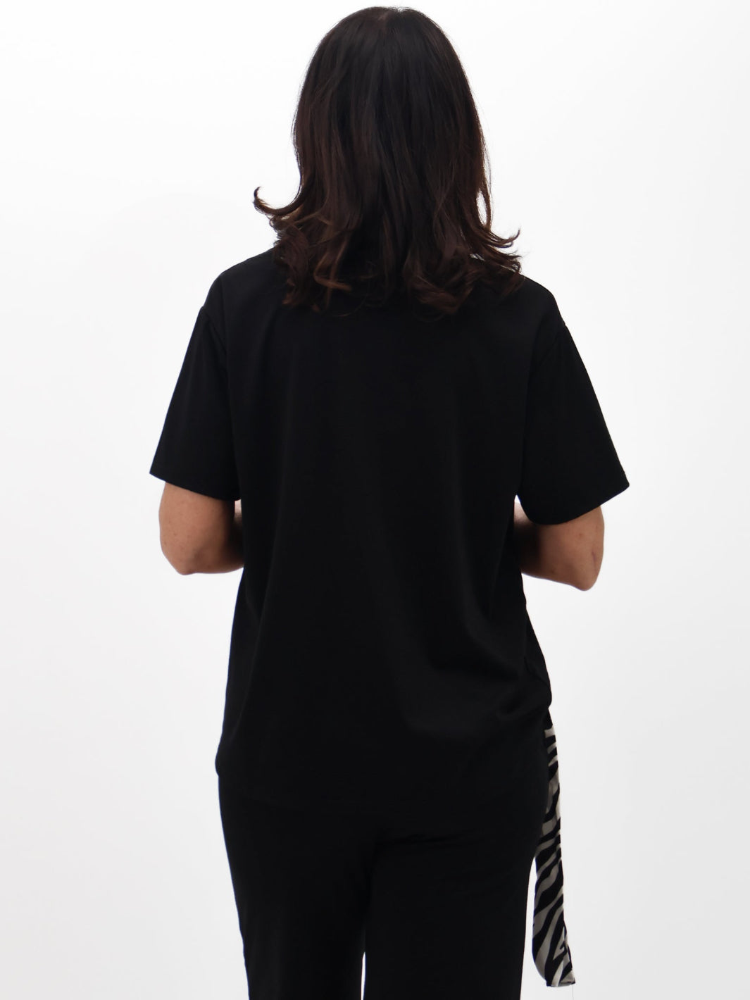 Lil Jen Robyn T-Shirt In Black-Nicola Ross
