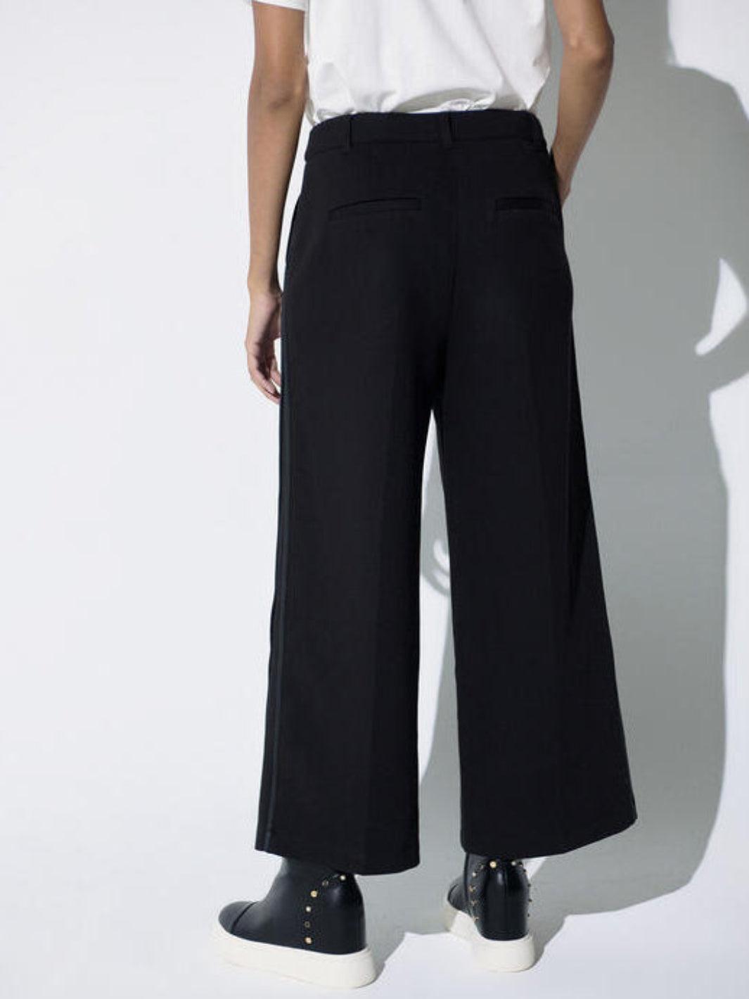 Lola Casademunt Cropped Trousers in Black 2614029-Nicola Ross