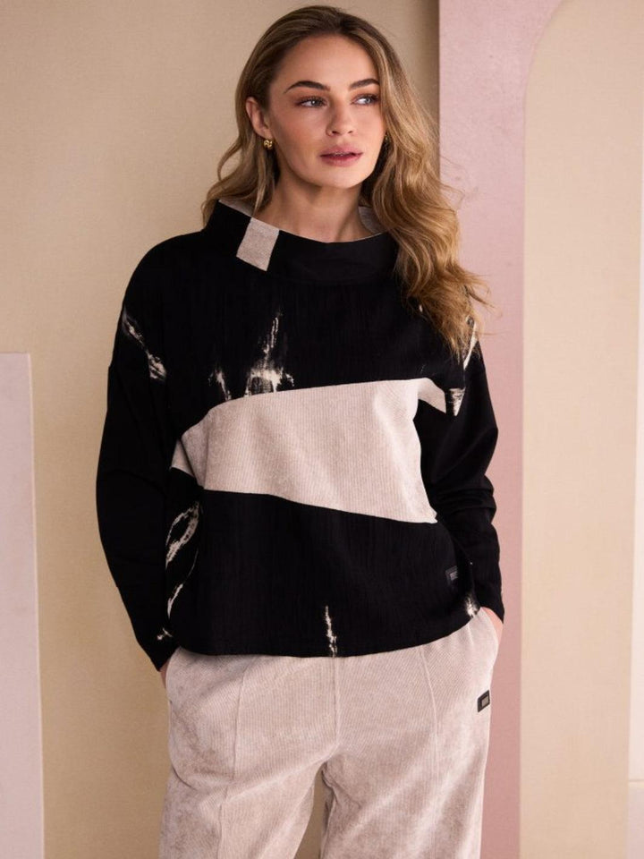 Naya Contrast Top In Black/Stone 26243-Nicola Ross