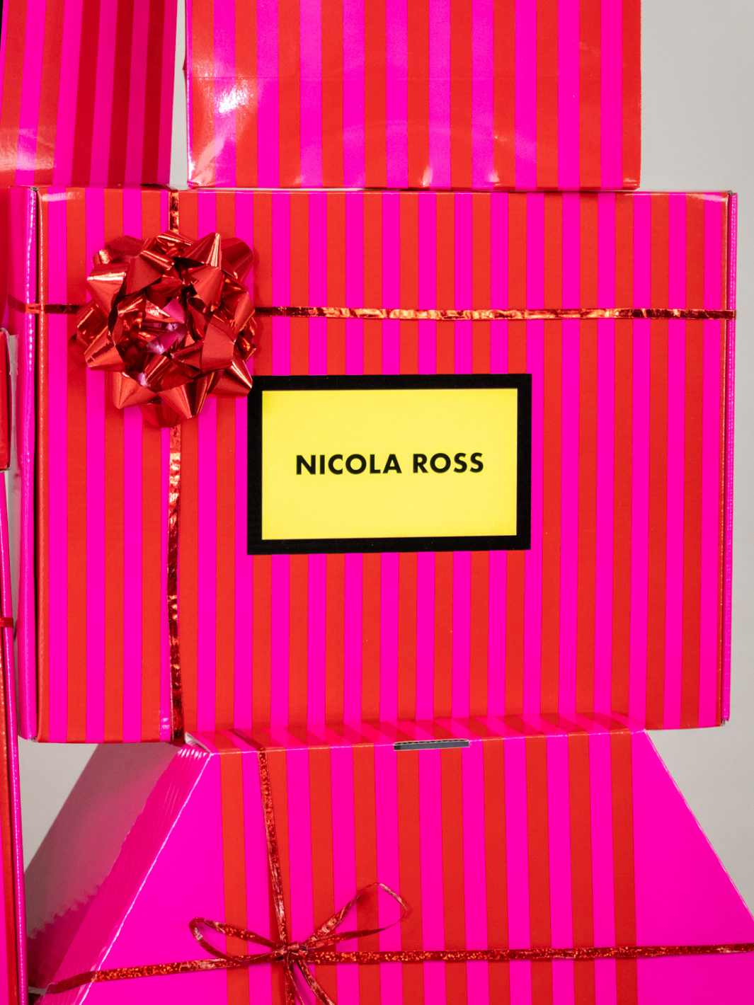 Nicola Ross Gift Wrapping-Nicola Ross