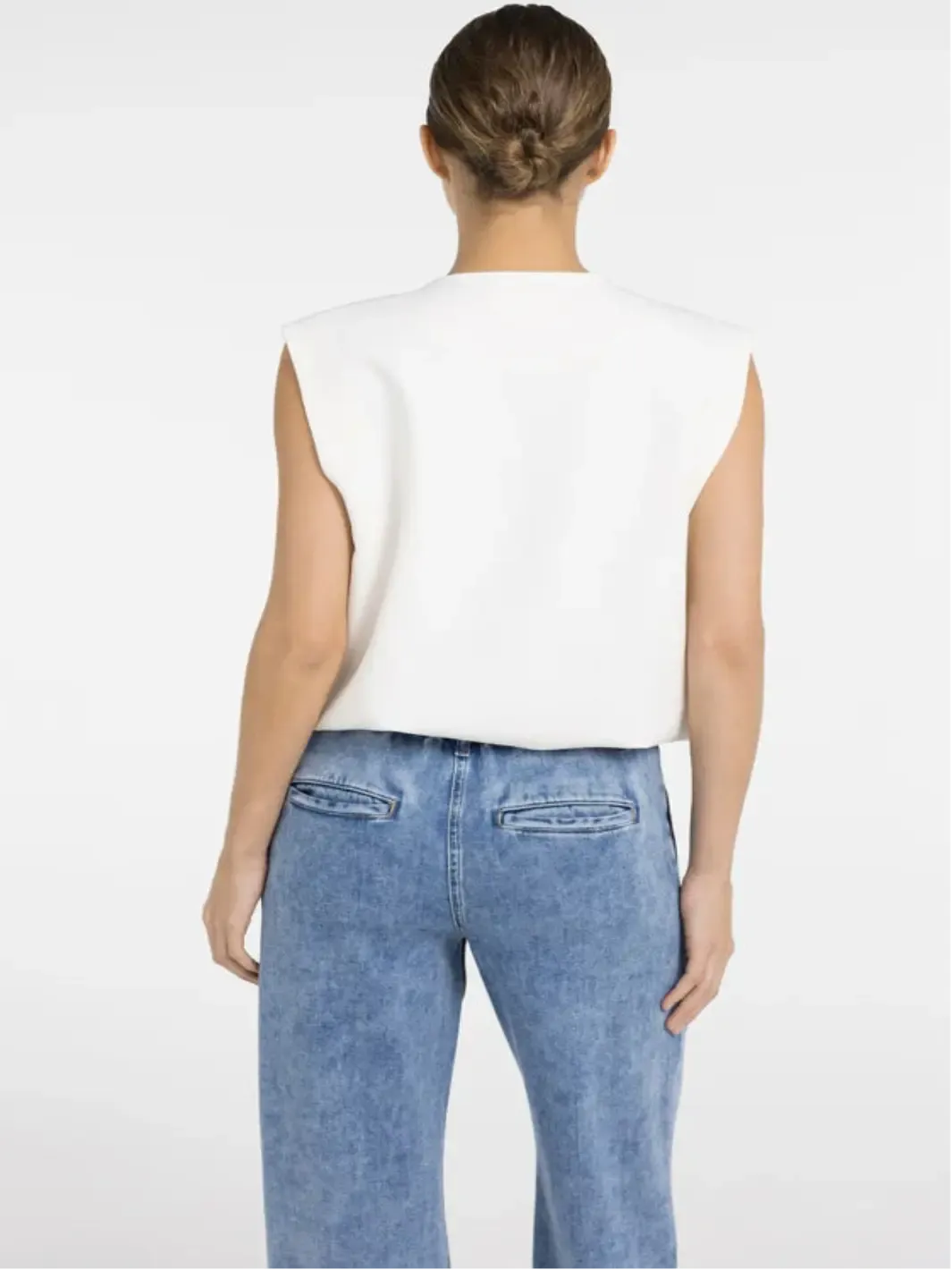 Yaya Sleeveless Zip Jacket in White 511051-Nicola Ross