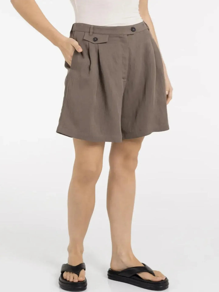 Yaya Tailored Bermuda Shorts in Brown 321032-Nicola Ross