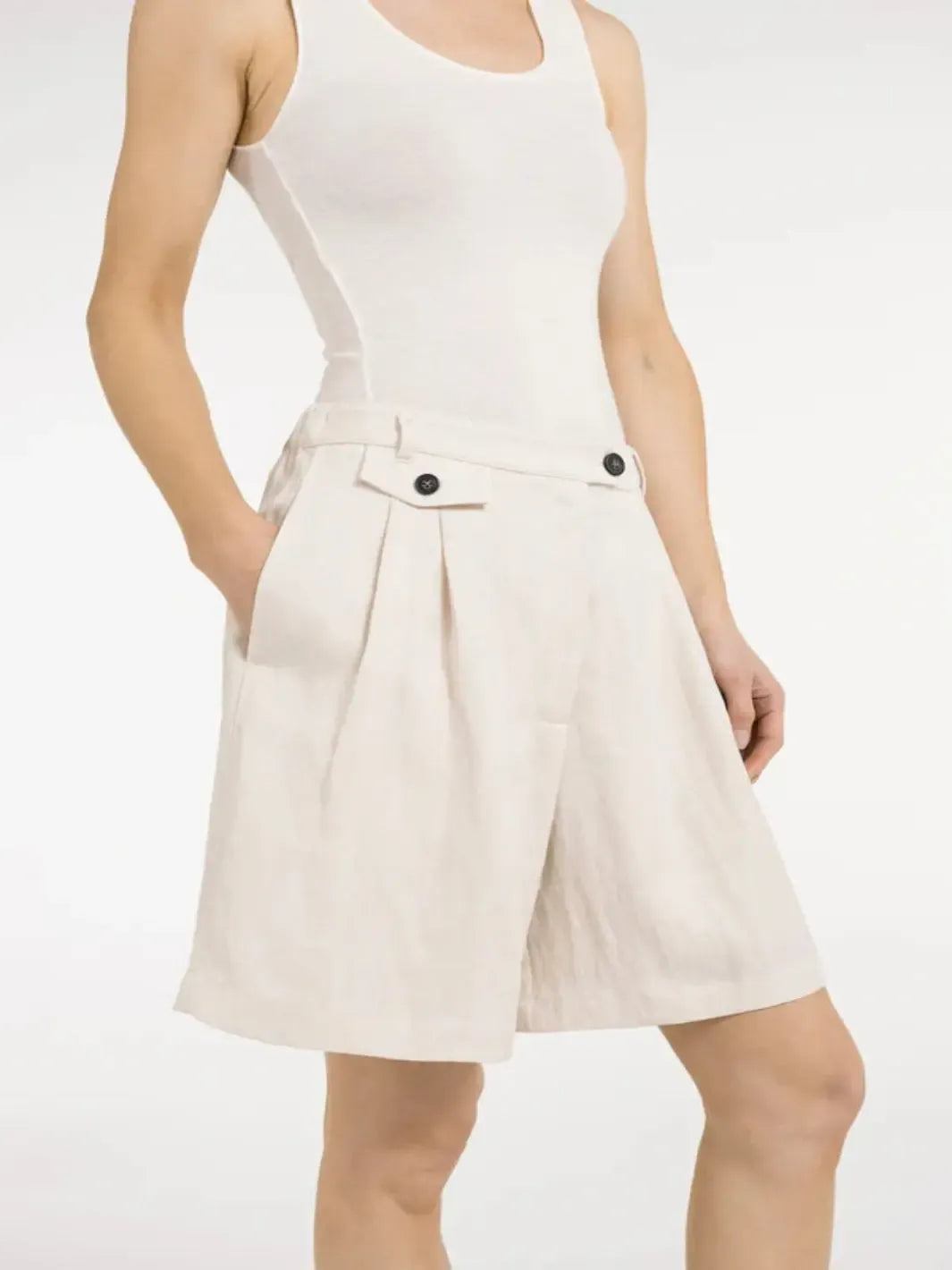 Yaya Tailored Bermuda Shorts in Cream 321032-Nicola Ross