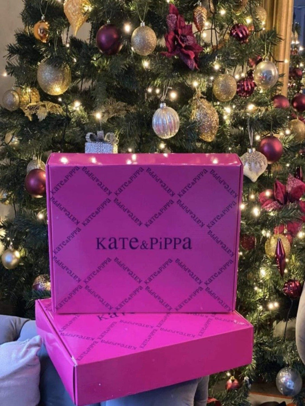 Kate & Pippa Gift Wrapping-Nicola Ross